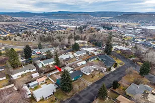 810 NE Clifton Ave, Prineville, OR 97754 - Photo 33