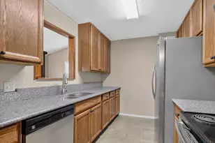 2430 Berkeley St, Klamath Falls, OR 97601 - Photo 7