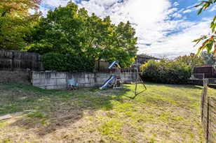 1093 NE Hillcrest Dr, Grants Pass, OR 97526 - Photo 25