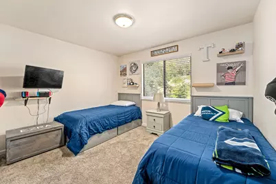 1093 NE Hillcrest Drive, Grants Pass, OR 97526 - Photo 15