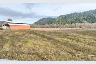 377 Fir Point Lane, Glendale, OR 97442 - Photo 3