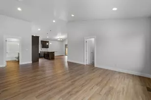 16532 Pne Crk Dr, La Pine, OR 97739 - Photo 11