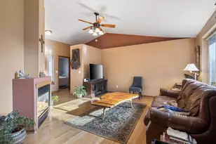 848 NW Negus Ln, Redmond, OR 97756 - Photo 9