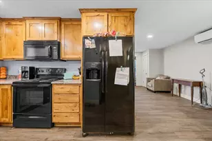 381 Benson St, Medford, OR 97501 - Photo 7