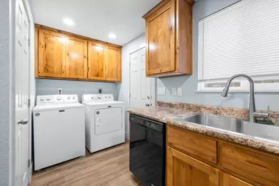 381 Benson Street, Medford, OR 97501 - Photo 9