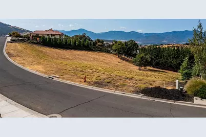 5651 Autumn Park Drive, Medford, OR 97504 - Photo 3