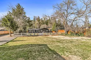 3065 Griffin Creek Rd, Medford, OR 97501 - Photo 33