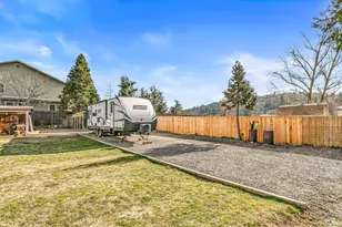 3065 Griffin Creek Rd, Medford, OR 97501 - Photo 29