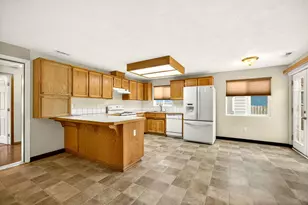 1035 N Keene Way Dr, Medford, OR 97504 - Photo 15