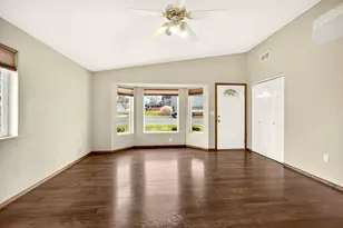 1035 N Keene Way Dr, Medford, OR 97504 - Photo 9