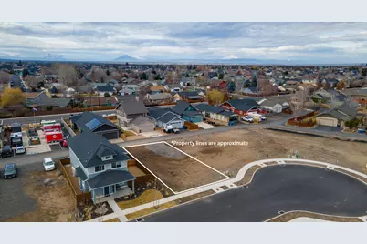 851 NW 18th Court, Redmond, OR 97756 - Photo 3