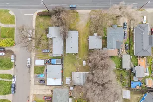 840 W Stewart Ave, Medford, OR 97501 - Photo 3