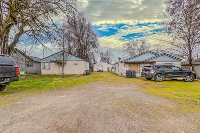 840 W Stewart Avenue, Medford, OR 97501 - Photo 5