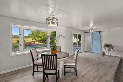 5900 McLoughlin Drive, Central Point, OR 97502 - Photo 21