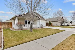 736 NE Sandstone Ct, Prineville, OR 97754 - Photo 3