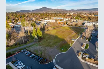 1020 Ellendale Drive, Medford, OR 97504 - Photo 5