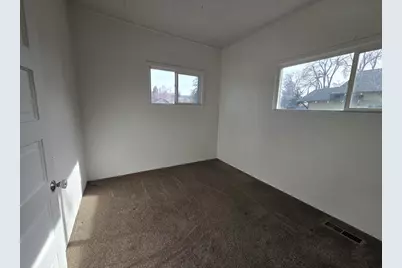 718 N 10th Street, Klamath Falls, OR 97601 - Photo 5