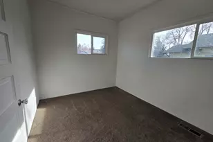 718 N 10th St, Klamath Falls, OR 97601 - Photo 5