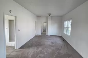 718 N 10th St, Klamath Falls, OR 97601 - Photo 3