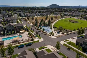 21400 NE Evelyn Pl, Bend, OR 97701 - Photo 27