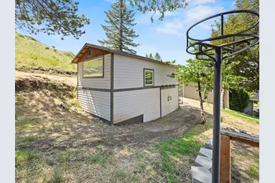 2100 Park Avenue, Klamath Falls, OR 97601 - Photo 29