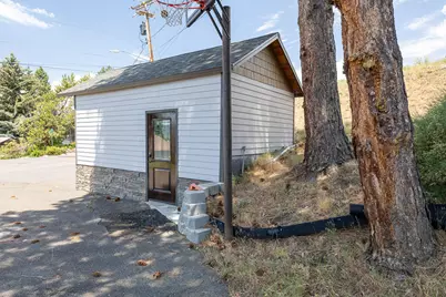 2100 Park Avenue, Klamath Falls, OR 97601 - Photo 5