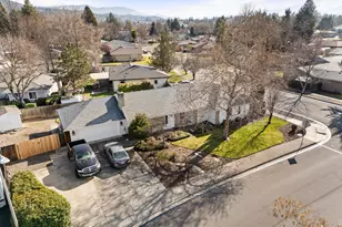 2906 Aldersgate Rd, Medford, OR 97504 - Photo 29