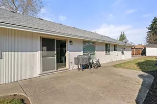 2906 Aldersgate Rd, Medford, OR 97504 - Photo 25