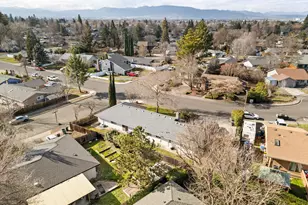 2906 Aldersgate Rd, Medford, OR 97504 - Photo 35