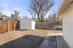 2906 Aldersgate Rd, Medford, OR 97504 - Photo 27