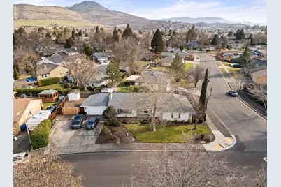 2906 Aldersgate Road, Medford, OR 97504 - Photo 31