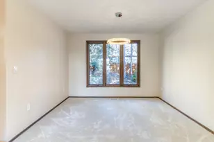 1562 NW Vicksburg Ave, Bend, OR 97703 - Photo 9