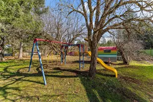 2574 Rockydale Rd, Cave Junction, OR 97523 - Photo 25