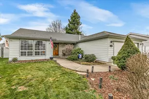 1258 Joshua Ct, Central Point, OR 97502 - Photo 3