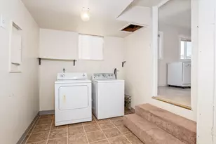 920 W 2nd St, Medford, OR 97501 - Photo 11