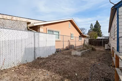 920 W Second Street, Medford, OR 97501 - Photo 19
