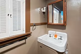 806 SE Grandview Ave, Grants Pass, OR 97527 - Photo 17