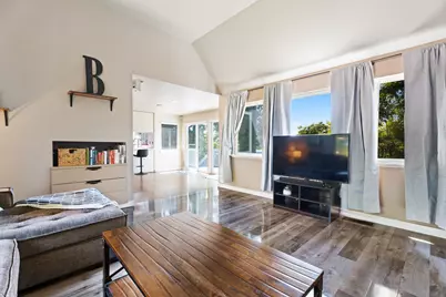 8957 SW Terwilliger Boulevard, Portland, OR 97219 - Photo 11