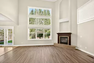 4553 Wolf Run Dr, Medford, OR 97504 - Photo 5