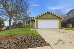 178 Grayson St, Roseburg, OR 97471 - Photo 1