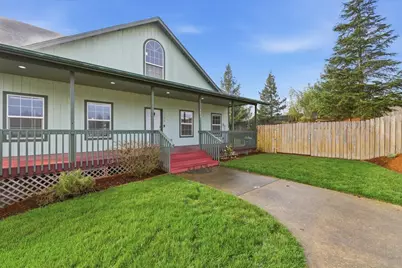 176 Nehalem Loop, Roseburg, OR 97471 - Photo 3