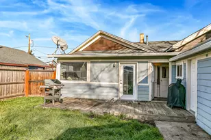 1113 W 11th St, Medford, OR 97501 - Photo 25