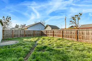 1113 W 11th St, Medford, OR 97501 - Photo 31