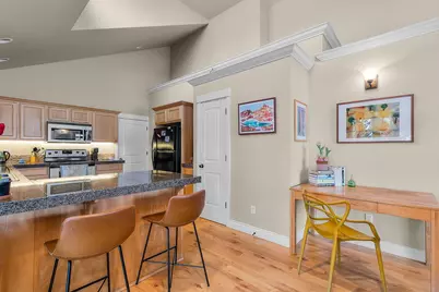 329 S Jefferson Way, Sisters, OR 97759 - Photo 9