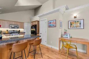 329 S Jefferson Way, Sisters, OR 97759 - Photo 9