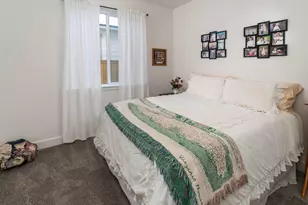 2853 NE Wells Acres Rd, Bend, OR 97701 - Photo 11