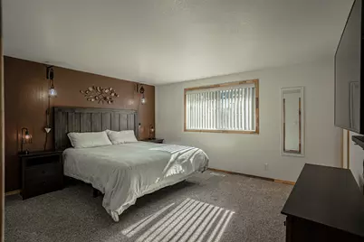 736 Hemlock Avenue, Central Point, OR 97502 - Photo 15