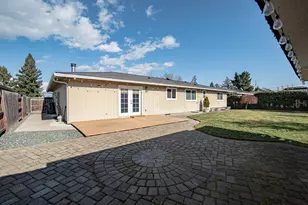 736 Hemlock Ave, Central Point, OR 97502 - Photo 19