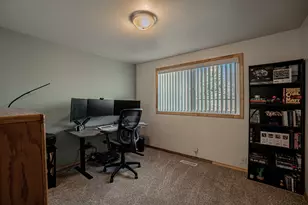 736 Hemlock Ave, Central Point, OR 97502 - Photo 13