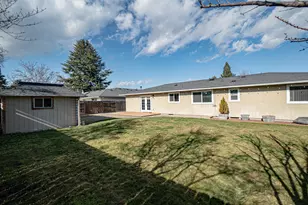 736 Hemlock Ave, Central Point, OR 97502 - Photo 21